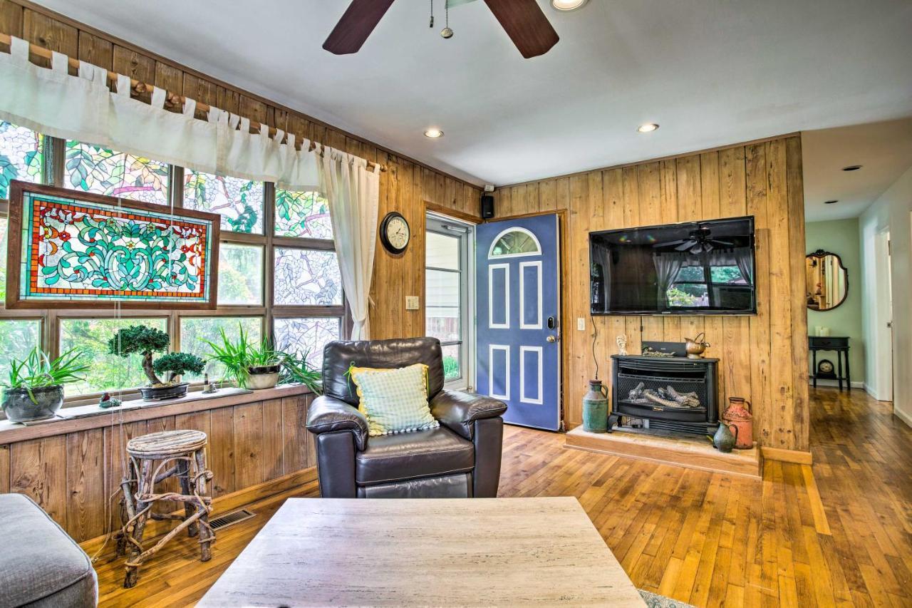 Charming Hampton Bays Home 5 Mi To Coopers Beach Экстерьер фото